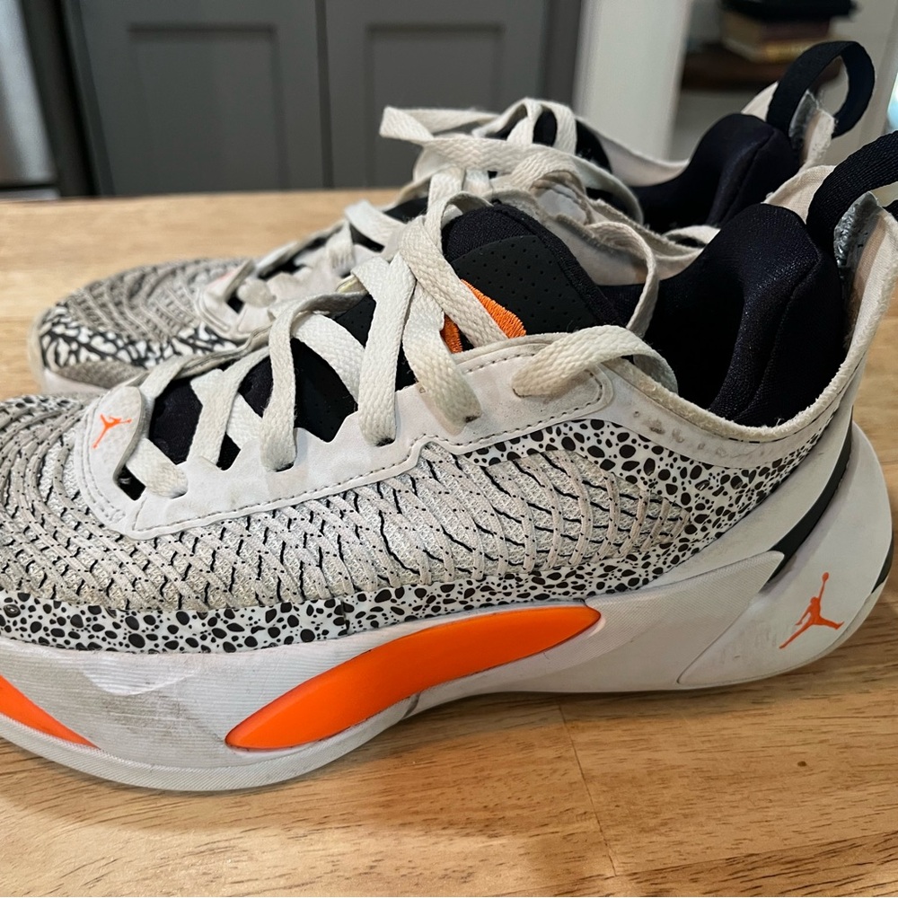 Nike Luka 1 Jordan Basketball Shoe DQ6513-108 White Black Total Orange GS  4Y Z